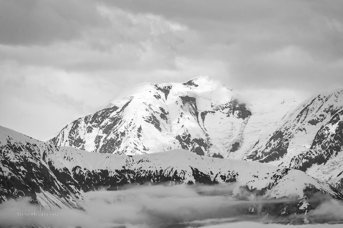 Sfondi in bianco e nero Mountain